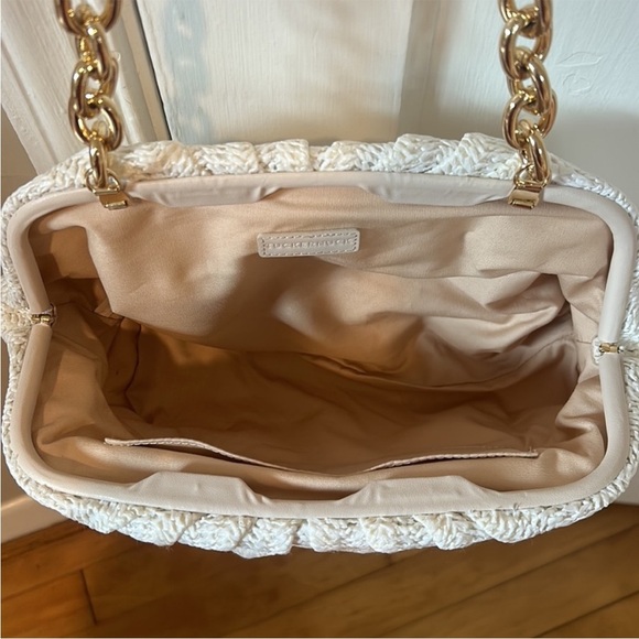 Tuckernuck White Raffia Straw Slouchy Clutch New With Gold Link Chain Strap - Picture 9 of 11